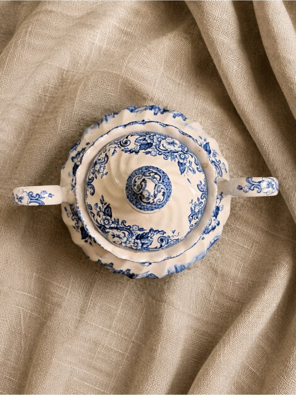 Johnson Brothers charming piece